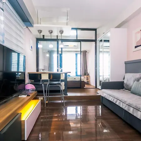 Dreamy One Bedroom Cozy Lush Family Condo Air Gym Swim Park